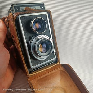 Vintage Ikoflex Zeiss Ikon 1:3,5 f=75mm Camera With Original Case.good and working condition.Camera shutter works fine , watch videos.