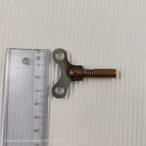 Antik metallnyckel för antik klocka - 3,8 mm