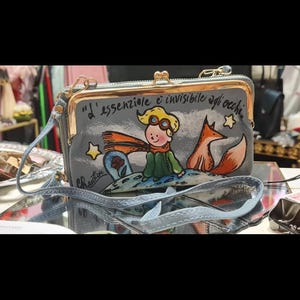 Cartera pintada a mano con bandolera "El Principito"