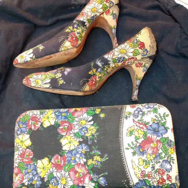 Women's shoes floral pattern by Cameo Room, Size7- comes with matching clutch