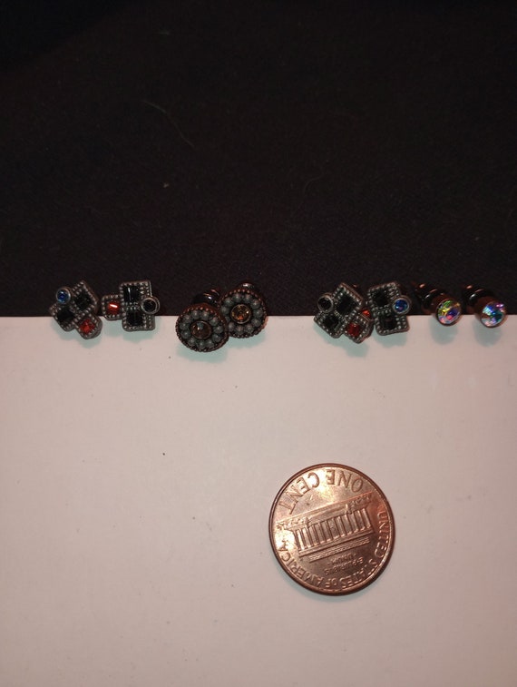 4 pairs of jeweled ear studs
