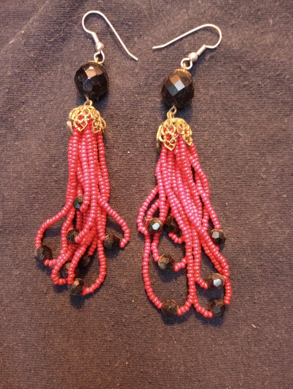 Red beaded pendant earrings - image 1