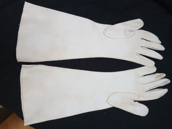 Medium length white gloves- size medium- unused - image 2