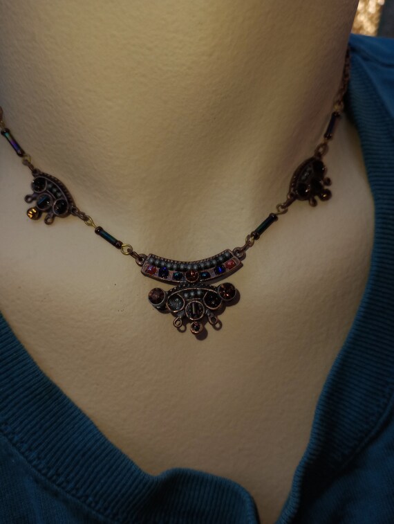 Choker with pendant and removable stud earrings - image 2