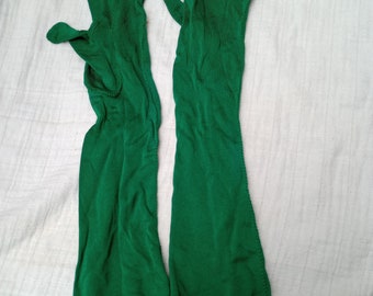 Gants verts en mousseline de soie - longueur moyenne - neufs