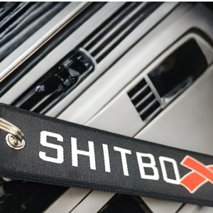 Shitbox スクラップヒープ錆車キーホルダーストラップ米国車自動車トラック米国ストラップ JDM 車のキークリップストラップ