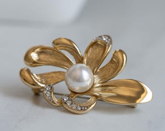 Broche florale dorée de majordome | Épingle en fausses perles avec strass | Bijoux tendance des années 90