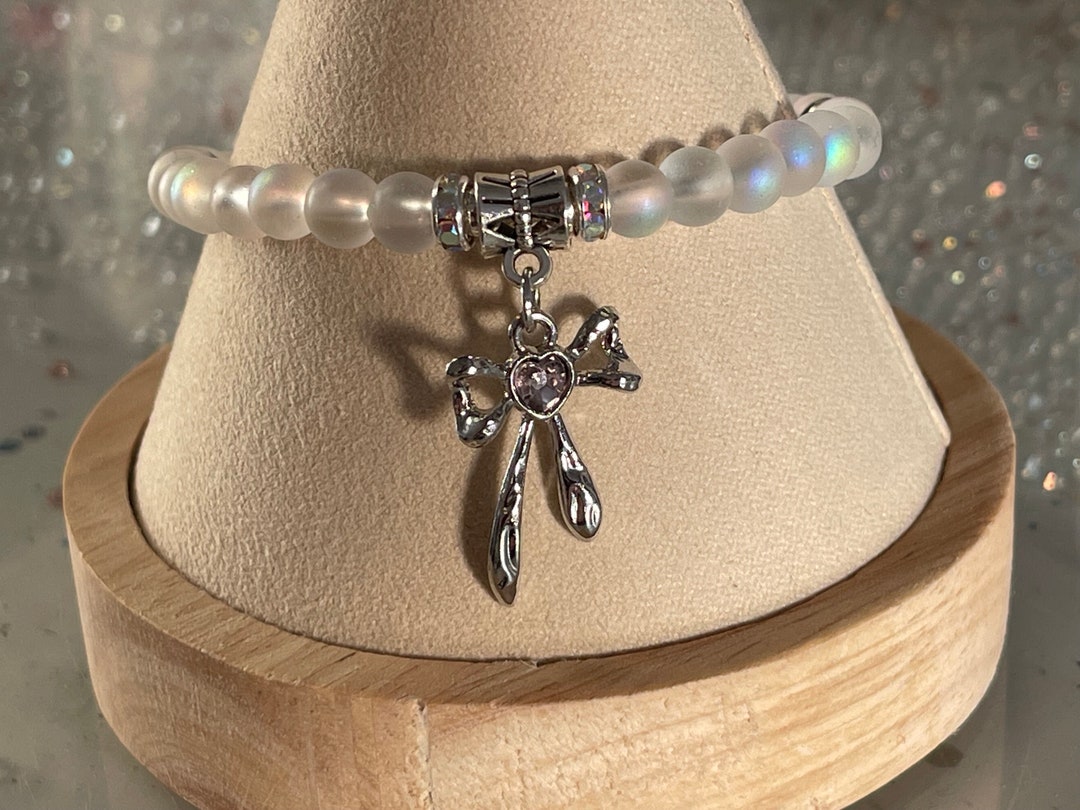 I Am Strong: Illuminating Bracelet of Feminine Power