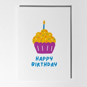 Cupcake violet joyeux anniversaire, carte de voeux dessinée à la main pour anniversaire