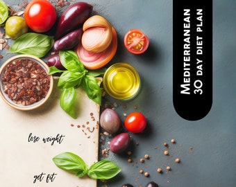 Pode incluir: Imagem promocional de um plano de dieta mediterrânica de 30 dias. A composição apresenta ingredientes frescos como tomates, azeitonas, manjericão e azeite. O texto inclui "perder peso", "ficar em forma" e "receitas deliciosas".