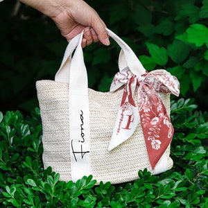 Personalisierte Brautjungfer Taschen, Sackleinen Tasche mit Schal, Brautjungfer Strand Tragetasche, Brautjungfer Sackleinen Tasche, Jute Tasche, Brautjungfer Geschenke, Hochzeitsgeschenke