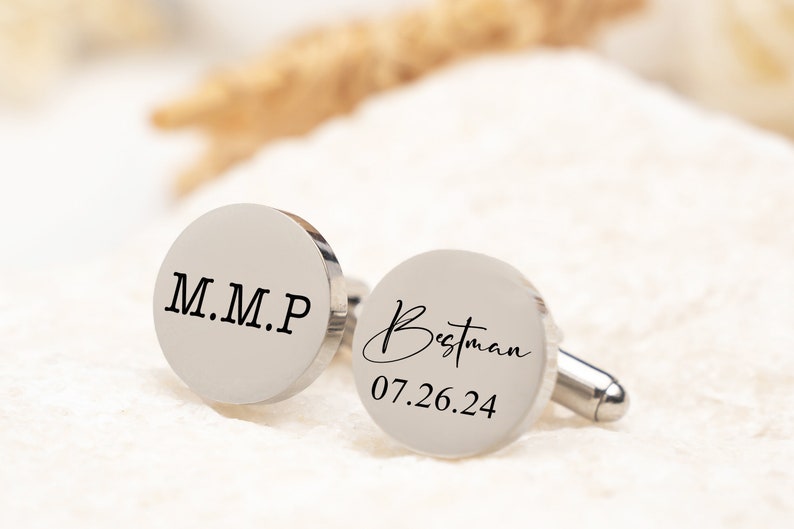 Gepersonaliseerde bruiloft eerste manchetknopen, bruidegom bruiloft manchetknopen, naam manchetknopen, bruidsjonkers geschenken, elegante manchetknopen met monogram, cadeau voor hem afbeelding 2