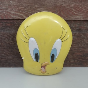 Lata de metal amarilla de Tweety Bird vintage