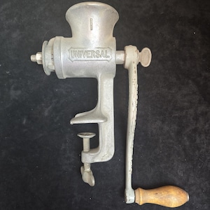 Vintage Universal No. 1 Food Chopper – Cast Iron Manual Meat Grinder by Landers, Frary & Clark – Circa 1897