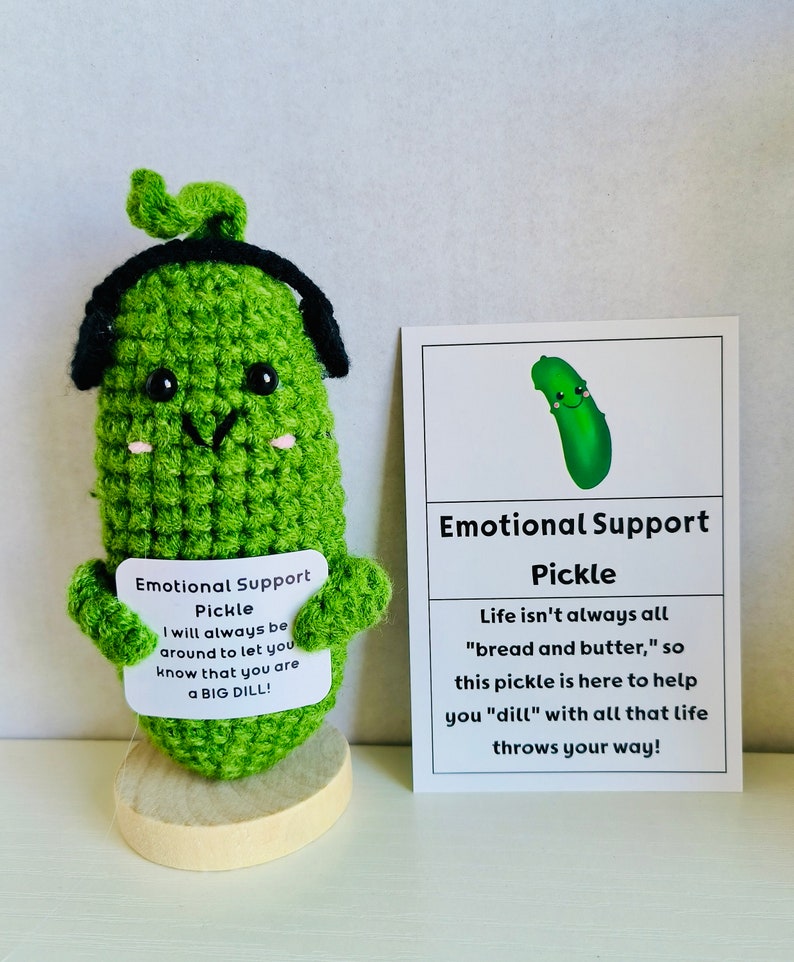 Emotional Support Pickle Cute Positive Crochet Pickle Personalized Crochet Pickle Crochet Ornament Birthday Gift Graduation Gift for Her/Him Headphone Pickle