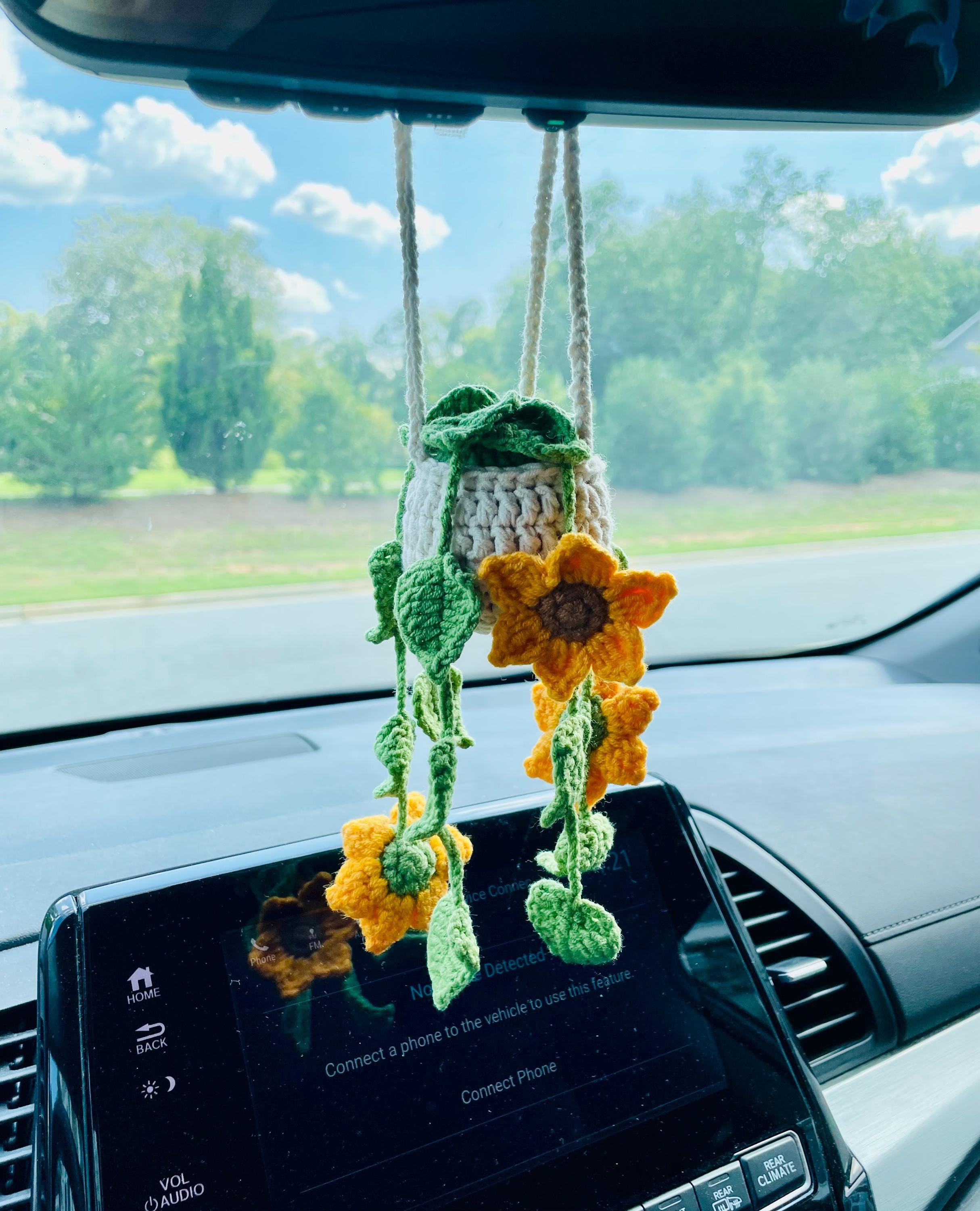Crochet Strawberry Car Hanging Plant: Rearview Mirror Decoration Crochet Strawberry Car Hanging Plant: Rearview Mirror Decoration