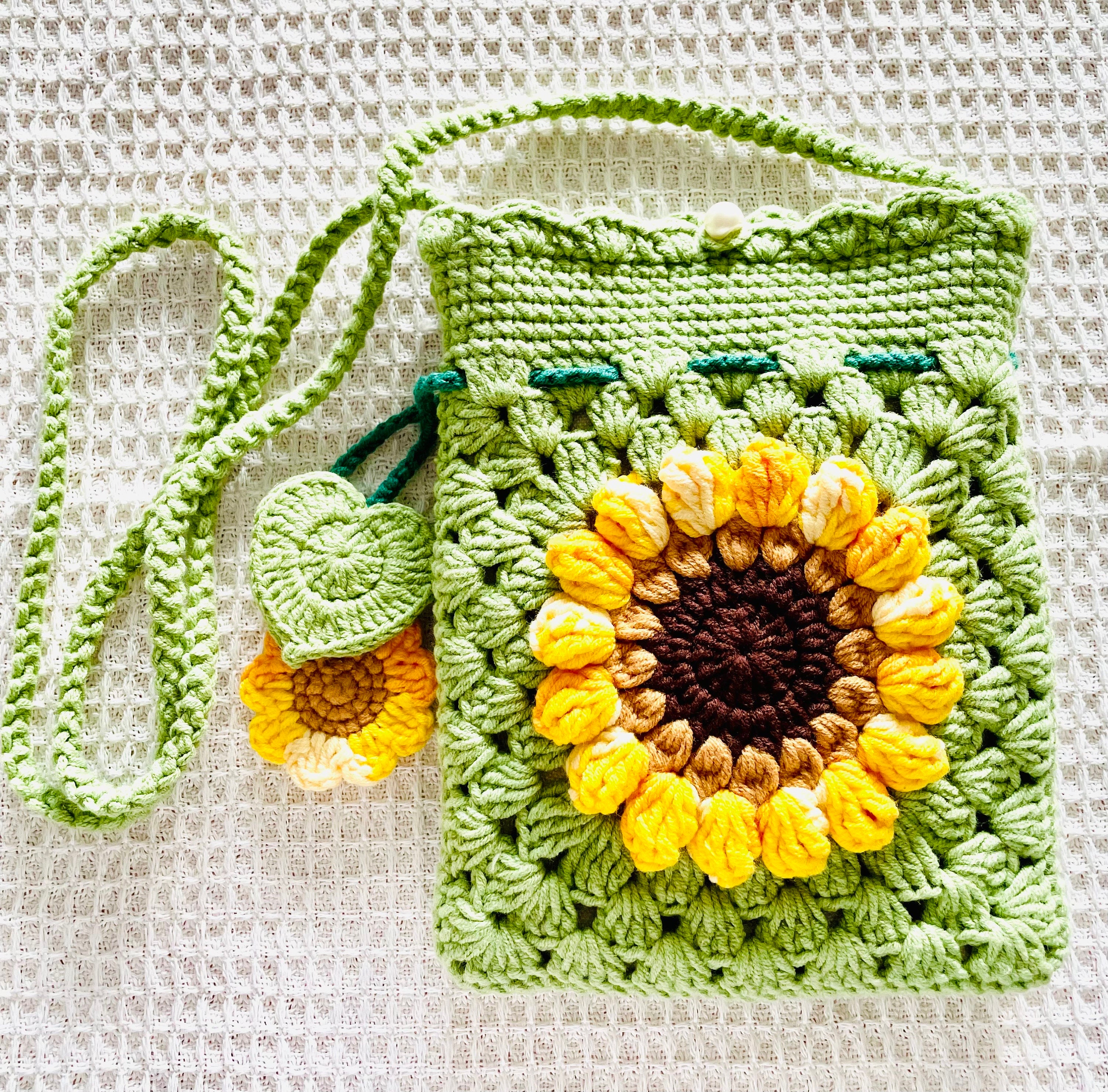 ショルダーバッグ・ポシェット [Slowslowly] Camellia Handmade Crochet Raffia Shoulder Bag Cute Crochet Camellia Crossbody Bag, Crochet Sunflower Bag
