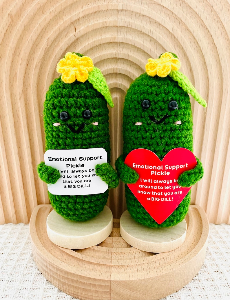 Emotional Support Pickle Cute Positive Crochet Pickle Personalized Crochet Pickle Crochet Ornament Birthday Gift Graduation Gift for Her/Him Yellow Flower+A Leaf