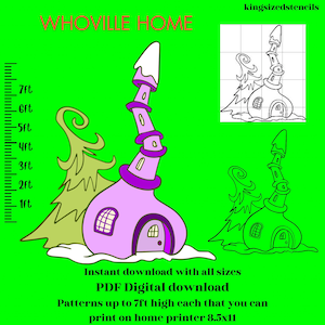 Può includere: Un fantasioso design della casa di Whoville nei toni del rosa e del viola, con un'alta torre a spirale e un tetto innevato. L'immagine include un albero di Natale verde e il testo "WHOVILLE HOME". Il design è disponibile come download digitale PDF.