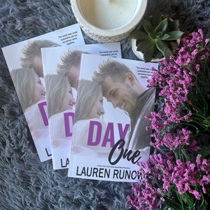署名入りロマンス小説 - ローレン・ルノウ著『Day One』