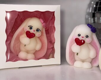 ぬいぐるみのウサギと石鹸のバラ – ウサギの初めての開花ギフトセット