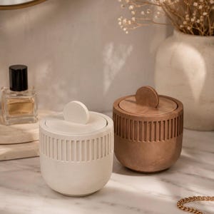 Barattolo portaoggetti a coste con coperchio, organizer per il bagno, porta batuffoli di cotone, contenitore per cosmetici, portagioie, contenitore in cemento, arredamento moderno per la casa.