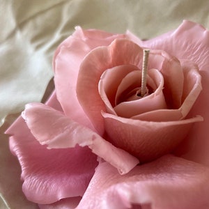 Realistic Rose Flower Candle I Beeswax Candles I Aesthetic Candles I Rose scent I Gift candle l Home Decor l Rose candle l Inverted Rose