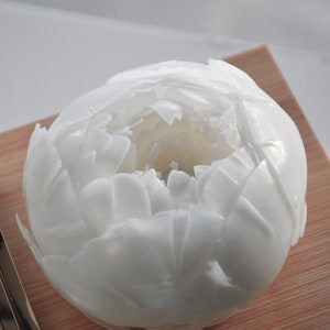 Peony flower candle - White I Beeswax Candles I Aesthetic Candles I Unscented candle I Gift candle l Artificial flowers