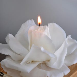 Beeswax Candle Rose - Elegant gift idea for her, birthday gift, romantic gift, thoughtful gift, unique gift for her