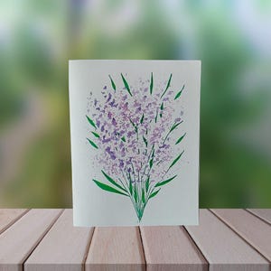 Cartão de saudação com buquê de flores coloridas de primavera, design de aquarela e lavanda, interior em branco para qualquer ocasião, conjunto de 10 cartões artesanais