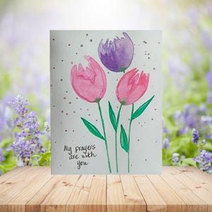 Conjunto de cartões comemorativos de tulipas em aquarela feitos à mão, design floral alegre, presente de primavera para amantes da natureza, cartões originais em branco por dentro