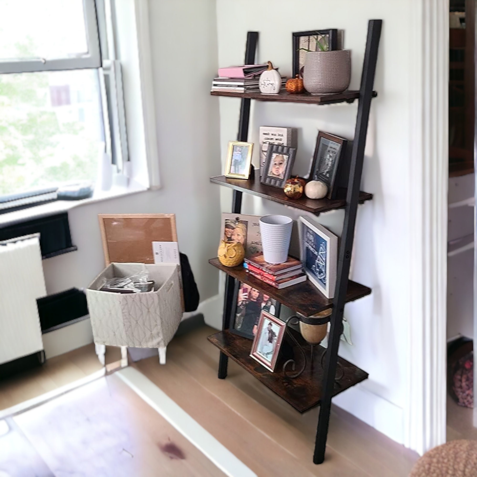  Estantería de madera para sala de estar, oficina en casa, 4  colores, diseño único, 11 estantes, estantería moderna, organizador de  almacenamiento de libros, CD, álbumes/archivos : Hogar y Cocina