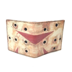 Cartera plegable de cuero genuino hecha a mano con la máscara de hockey de Jason del viernes 13. Edición limitada de 1 unidad.