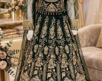 Conjunto de lehenga nupcial pakistaní, traje de boda bordado a mano en verde oscuro con blusa y dupatta.