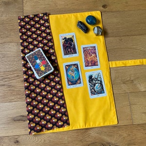 Rangement et tapis, tarots, oracles, cartes ...