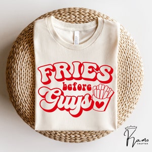 Fries Before Guys Svg, Groovy Valentine Cut File, Designs For Trendy Sublimation Svg, Funny Valentines Day Svg For Shirts, Téléchargement numérique
