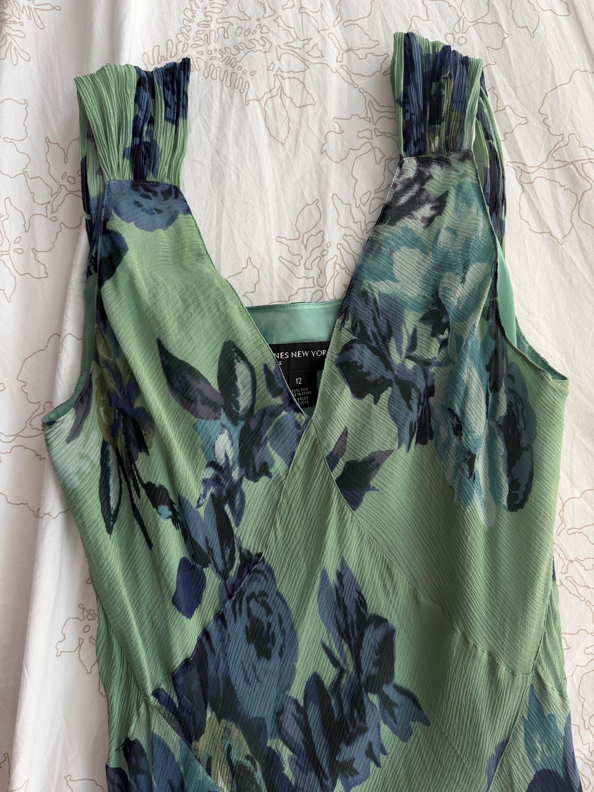 navy dress with green accessories dark emerald Lace Gown: Elegant Ideas for Weddings & Parties embellished mini dress while the back zipper Pale Blue Dress Gown Size:4US / 34EU – IT42 | XL