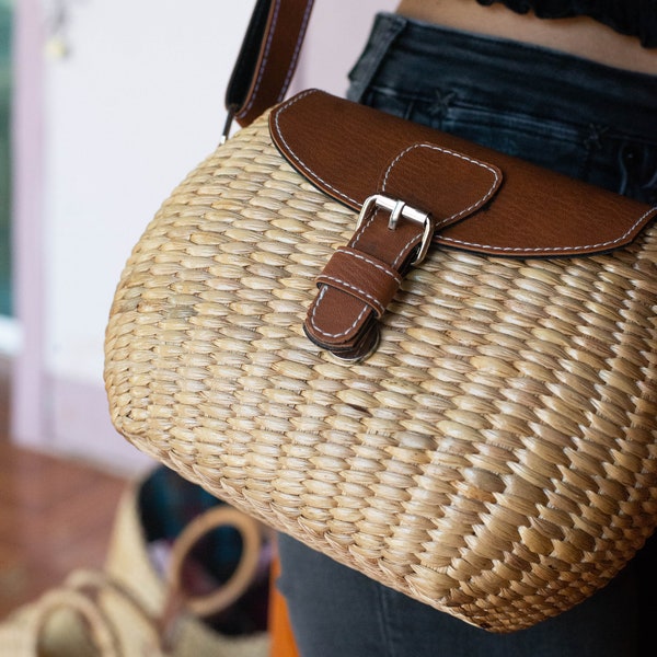 Rattan handbag for women - wicker and leather side bag handmade from Thailand - handmade women shopping bag -  leather shoulder bag