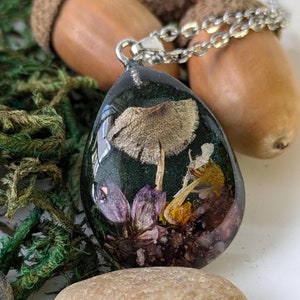 Real Mushroom necklace, Fairy forest resin pendant, botanical jewelry, nature inspired terrarium pendant, handmade birthday gift for mother