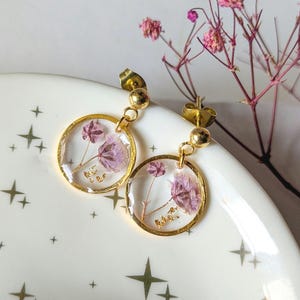 Baby&#39;s breath resin Earrings, Real Flower studs, Botanical Handmade Jewelry, Nature-Inspired floral Gift, Pressed Flower Jewelry for woman
