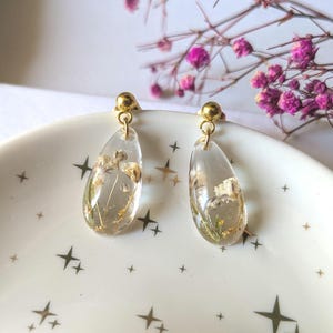 Baby&#39;s breath drop Earrings, Real White Flower resin studs, Botanical Handmade Jewelry, Nature-Inspired floral Gift for woman