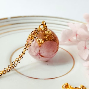 Real Hydrangea Resin Sphere Necklace, Dried Flower Pendant, Handmade Botanical jewelry image 2
