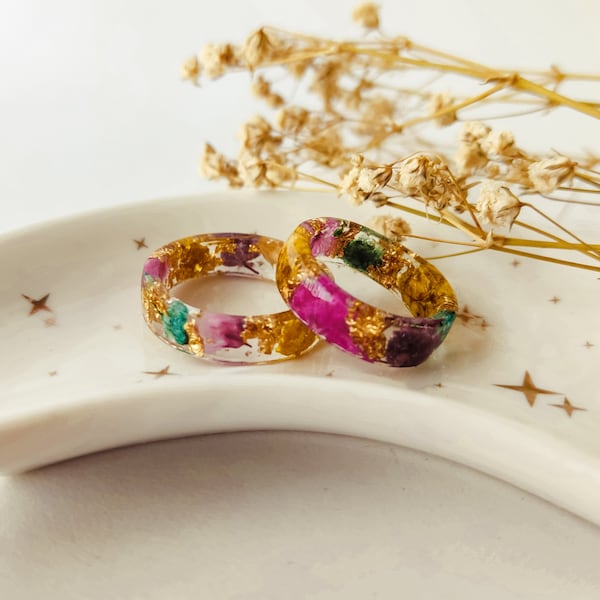 Pressed flower resin ring,real flower resin ring,dried flower engagement resin ring,promise resin ring,stak resin ring,nature inspire gift