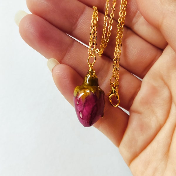 Dried flower resin necklace,real red rose necklace, resin rosebud necklace,floral resin jewelry,botanical jewelry,nature inspired gift