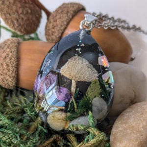 Mushroom necklace, real mushroom terrarium necklace, magic forest pendant, fairycore resin jewelry, Nature inspired birthday gift for woman