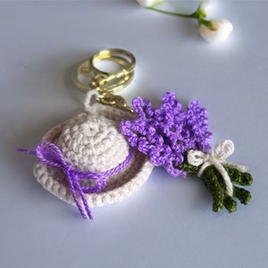 Porte-clés fleur au crochet motif lavande Provence et chapeau DIY printemps été amigurumi facile motif cadeau fête des mères bouquet lavande image 2