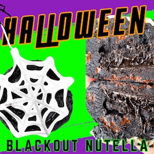 Peut inclure: Des biscuits Nutella noirs décorés d'une toile d'araignée blanche pour Halloween. Les biscuits sont garnis de Nutella et ont un extérieur noir.