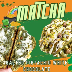 Ricetta per biscotti al pistacchio salato Matcha in stile NY, biscotti per il giorno di San Patrizio, ricetta per biscotti gourmet, biscotti ripieni fatti in casa, fragole