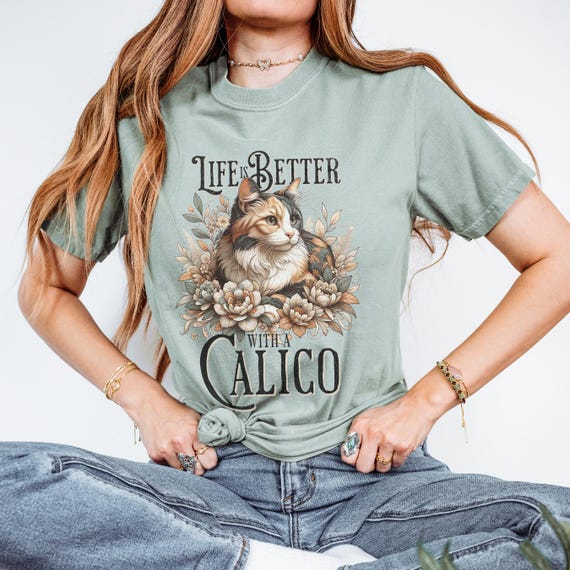 Calico Cat Mom Shirt, Comfort Colors Tee, Cottagecore Style Floral Cat Print Shirt, Cat Lovers Gift, Vintage Aesthetic Cat Mom T-Shirt