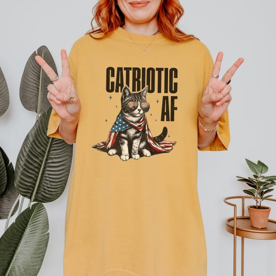 Funny 4th of July Cat Lover Tee, Trendy USA Cat Comfort Colors T-Shirt, Patriotic Kitty Shirt, Independence Day Unisex Gift Tee